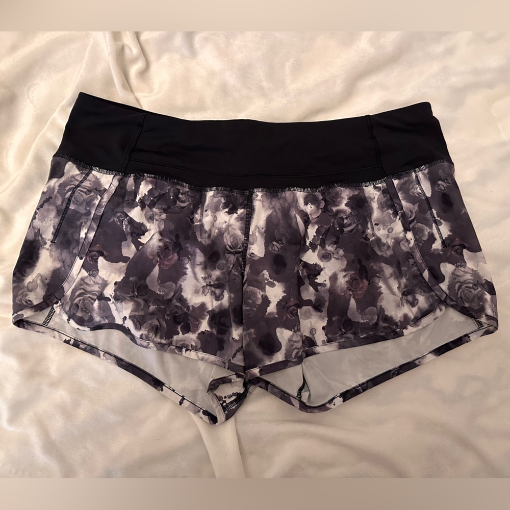 Lululemon speed up 2.5” shorts